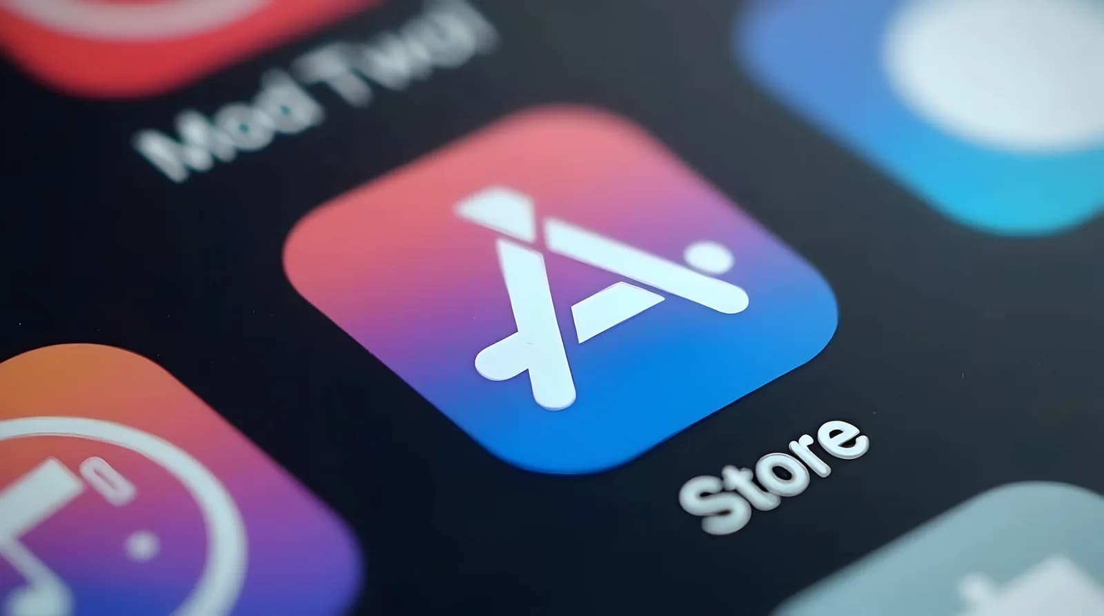 Mobil Uygulama Nasıl Yayınlanır? App Store + Google Play Rehberi